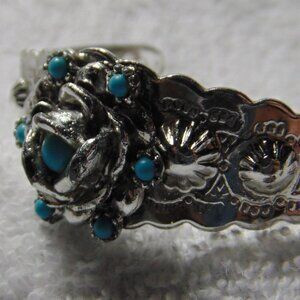 Vintage Boho bracelet in silver with turquoise stones, Adjustable closure